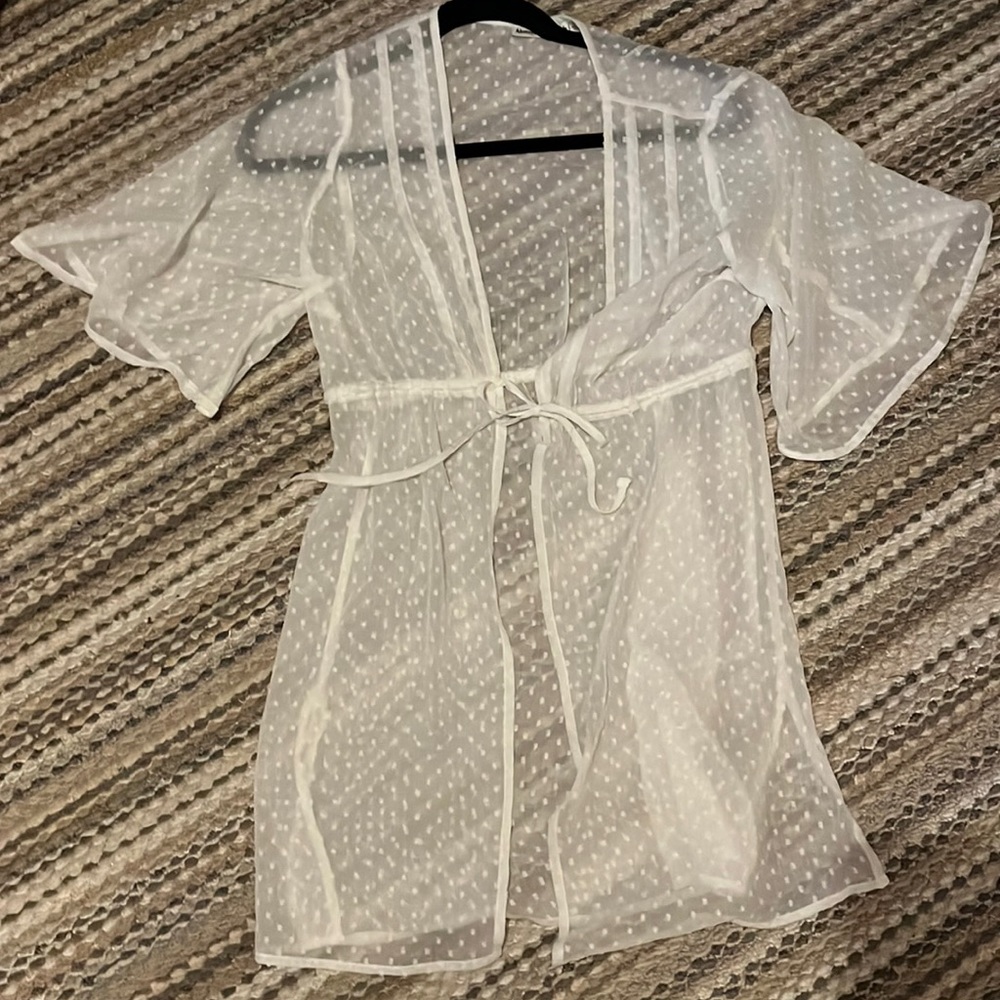 Abercrombie & Fitch White Sheer Kimono - Size Small